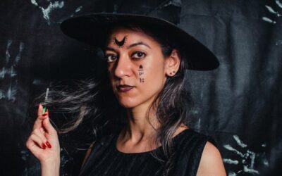 LOS EXORCISTAS PROTESTAN POR EL NEGOCIO DE LAS BRUJAS, ¡LAS REALES, Y LAS INVENTADAS!