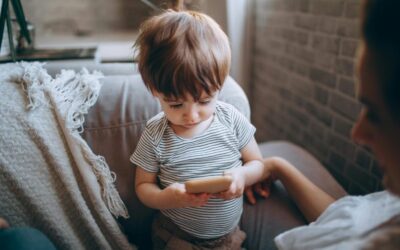 “MI HIJO DE 11 AÑOS RECIBÍA 150 NOTIFICACIONES AL DÍA” ¿Y EL TUYO? APRENDE DE LA SOLUCIÓN DE ESTOS PADRES