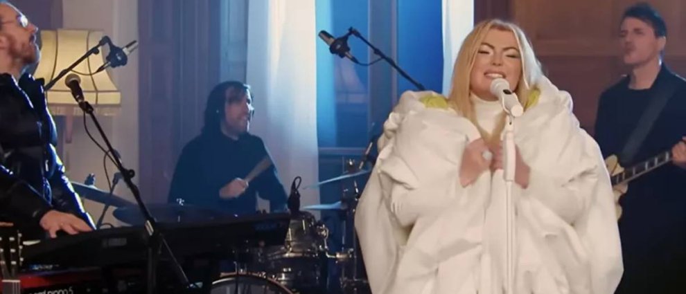 LA OREJA DE VAN GOGH Y AMAIA MONTERO REAPARECEN CON «YO CREO EN DIOS», SU MÚSICA MÁS RELIGIOSA