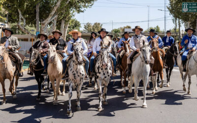 Orrego encabezó una nueva edición de la Cabalgata de la Fe a la Difunta Correa con jinetes de todo el país y Chile