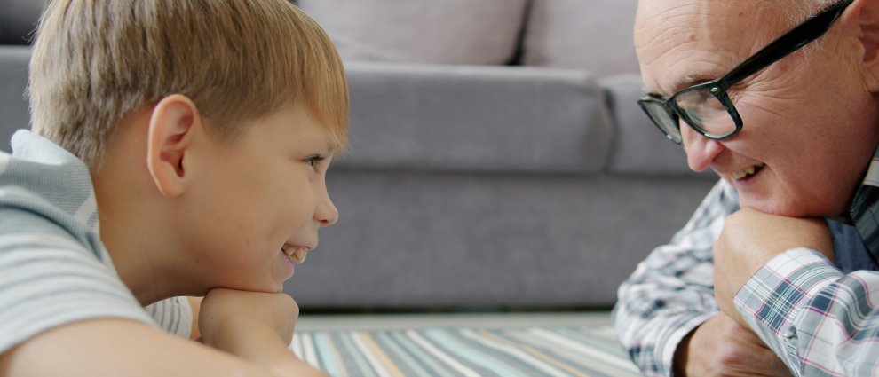 «Si no hablas de sexo con tus hijos, lo hará internet»: el curso que ayuda a los padres