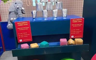 Juguemos a pegarle al muñeco