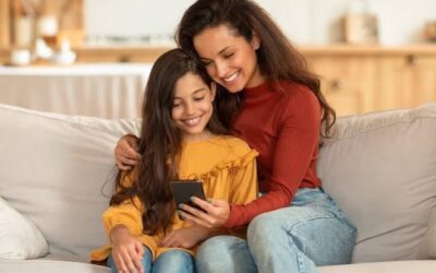 ¿Saben qué hace su hijo en el celular?
